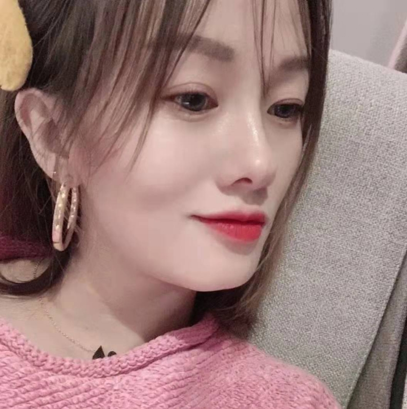微醺的笑容的第一张照片--郑州中老年相亲网
