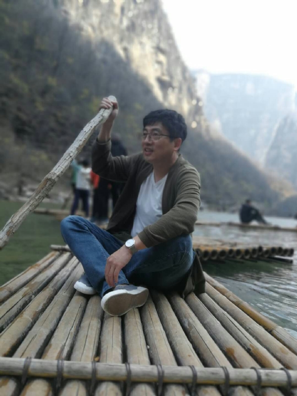 风被吹走了的第一张照片--郑州中老年相亲网